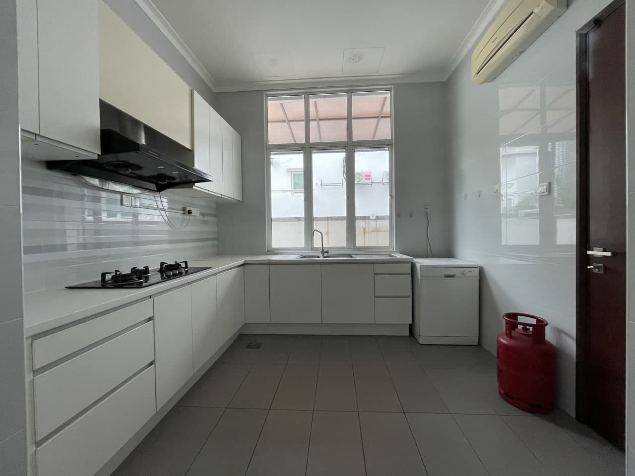 3 STOREY SEMI D, BEVERLY HEIGHTS, PHASE 5 - photo 4