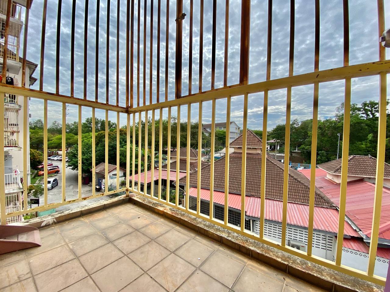 CORNER LOT Latan Biru Apartment Kota Damansara - photo 11