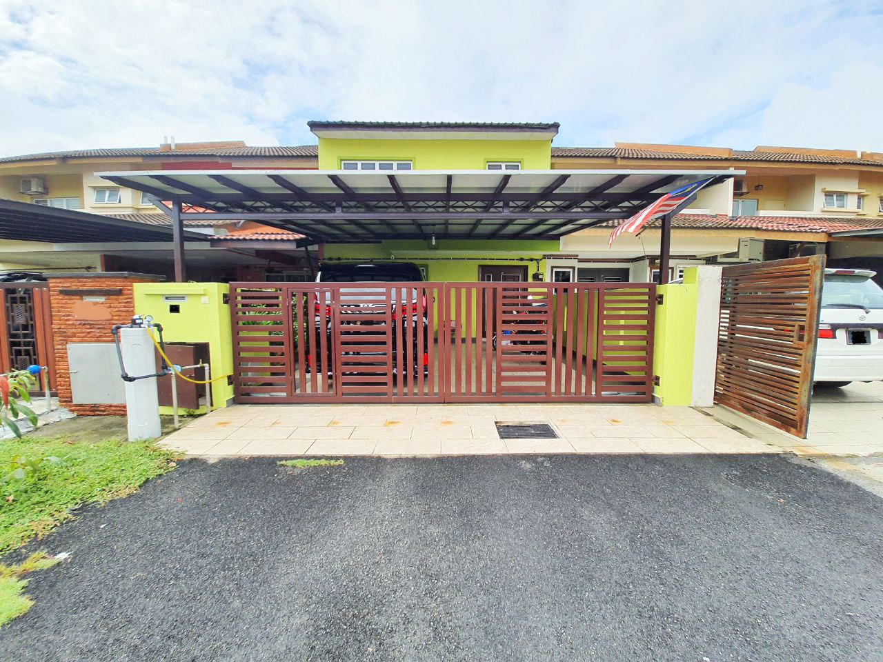 2 Storey Alam Suria Puncak Alam - photo 6