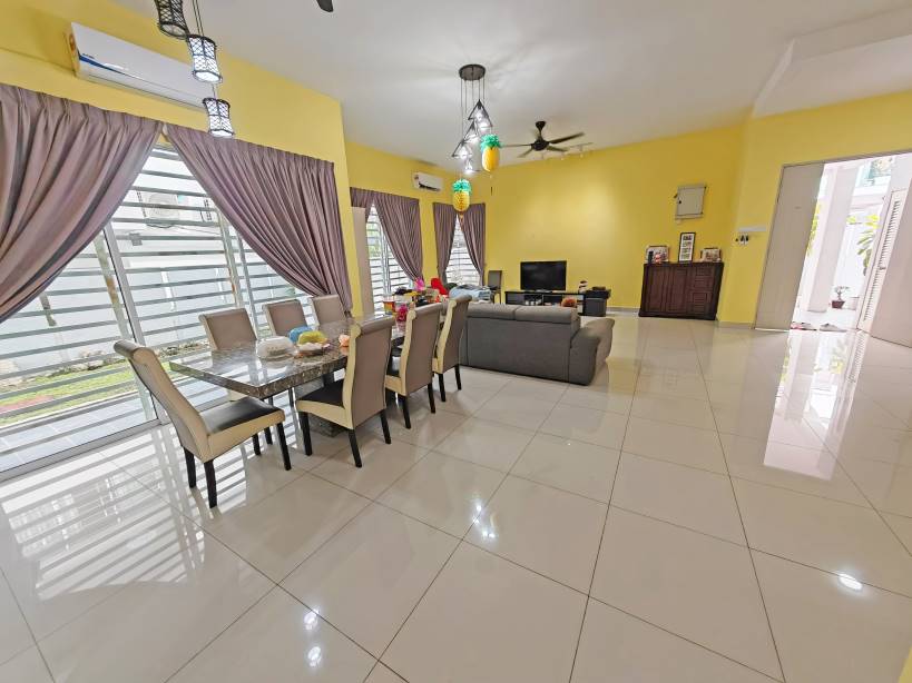 Laville, Bandar Tun Hussein Onn - photo 3