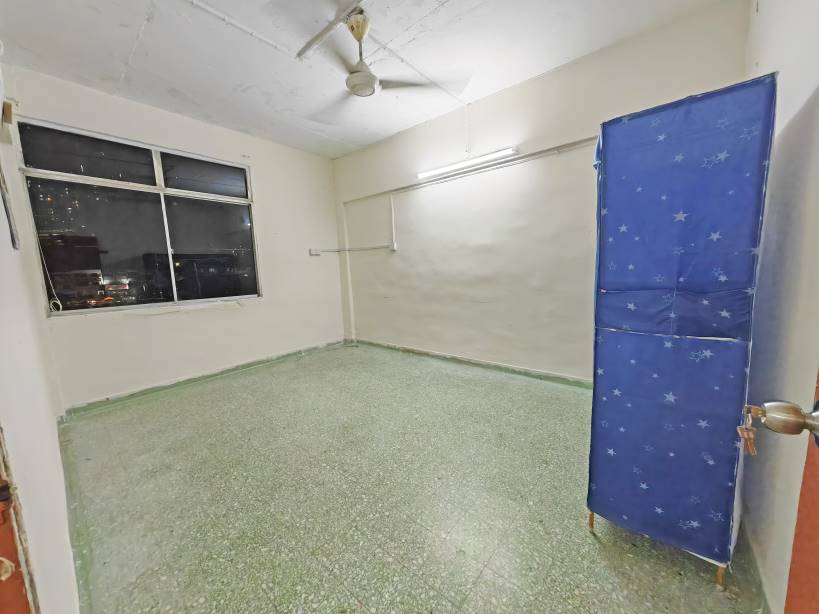 Taman Pertama Flat - photo 3