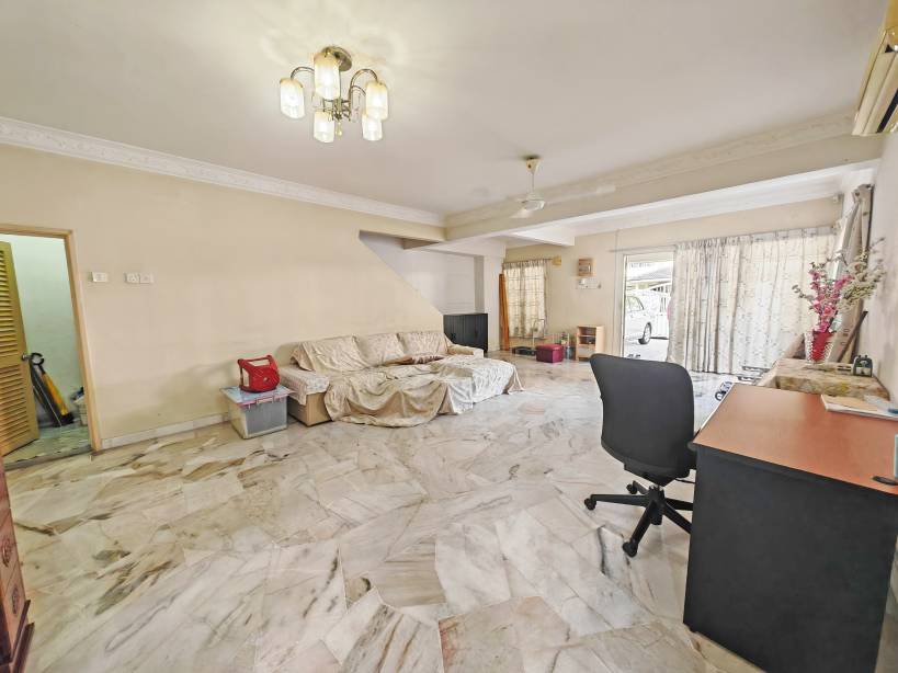 Bandar Damai Perdana Sect 4 - photo 2