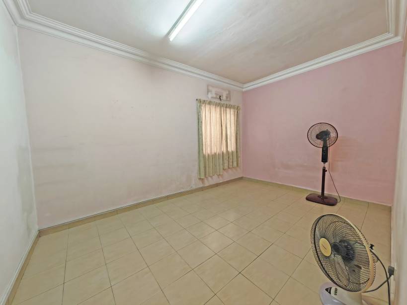 Bandar Damai Perdana Sect 4 - photo 7