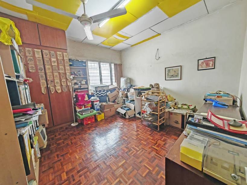 Taman Connaught 2 Storey House For Sale - photo 11