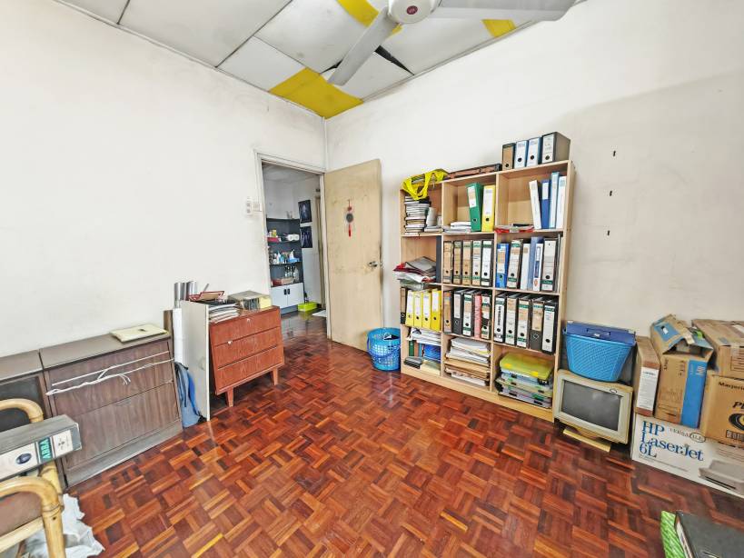 Taman Connaught 2 Storey House For Sale - photo 12