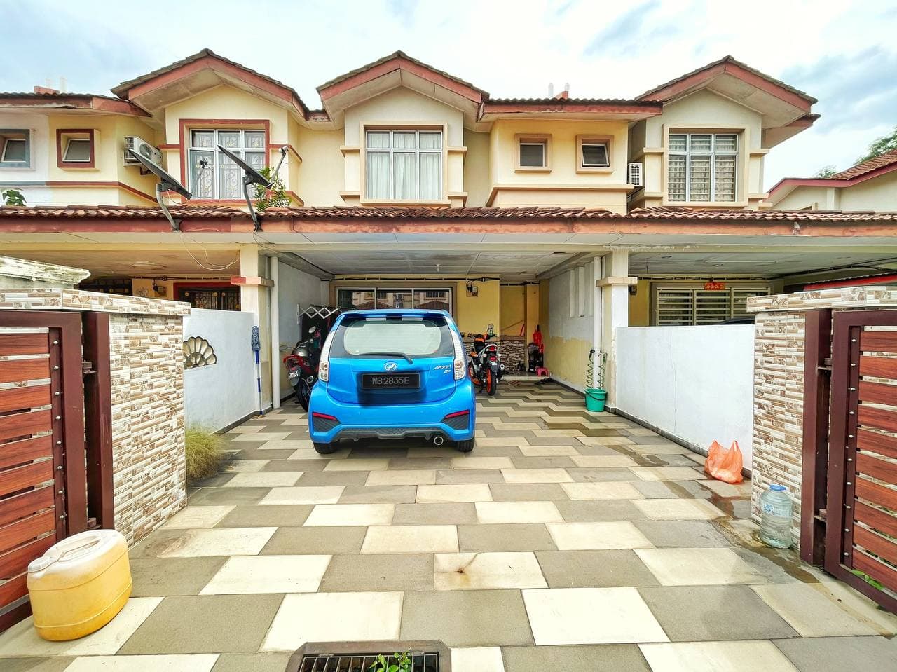 DOUBLE STOREY TAMAN PUTRA PRIMA PUCHONG - photo 1