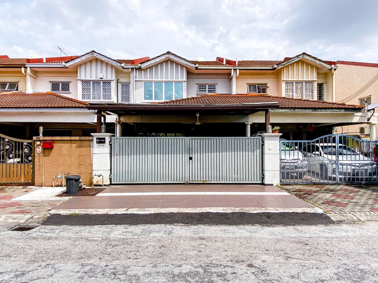 RENOVATED CANTIK Double Storey Taman Sutera Kajan
