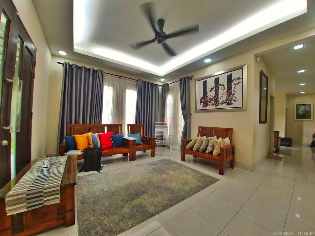 Bungalow Laman Kemboja, Kota Seriemas Nilai - photo 2