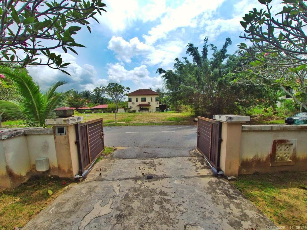 Bungalow Laman Kemboja, Kota Seriemas Nilai - photo 6
