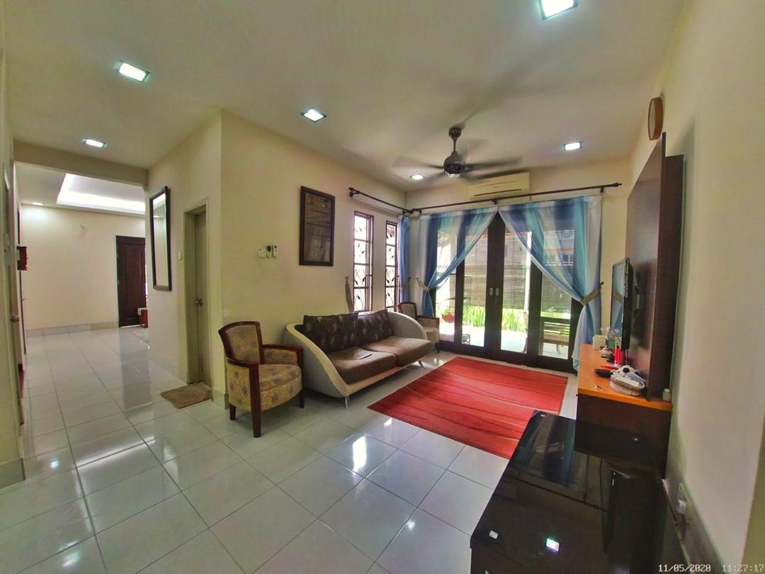 Bungalow Laman Kemboja, Kota Seriemas Nilai - photo 8