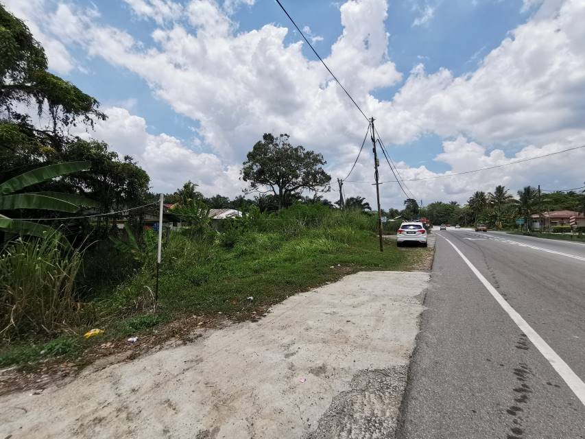 Tanah tepi jalan 1 ekar Salak tinggi Sepang - photo 3