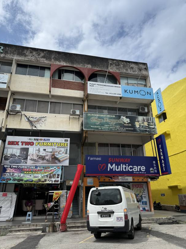 3 Storey Shoplot Tam ...