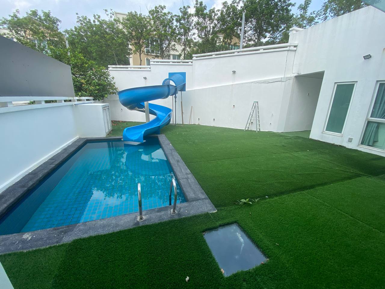 4 storey bungalow Co ...