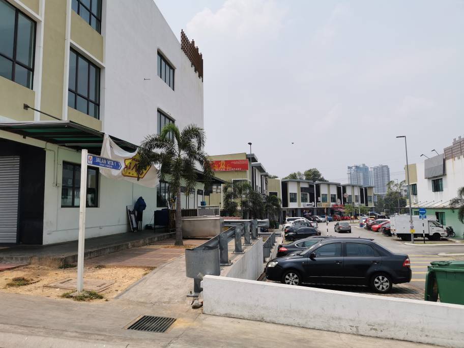 3 storey shoplot facing mainroad cyberjaya - photo 3