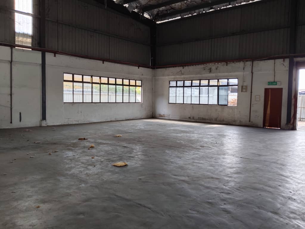 warehouse factory stand alone with 3 storey office - photo 8