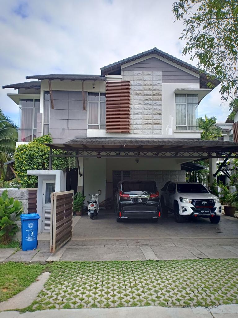 Corner bungalow laman Seri Seksyen 13 Shah alam