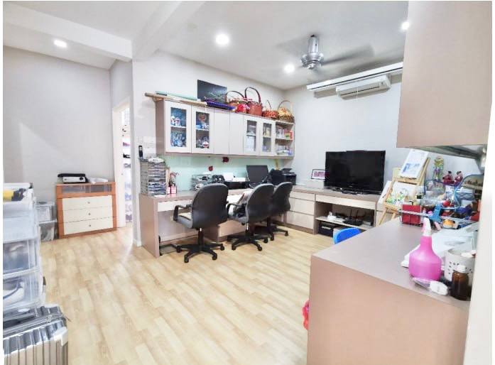 2 Storey Corner Lot, Levena, Bandar Bukit Raja - photo 8