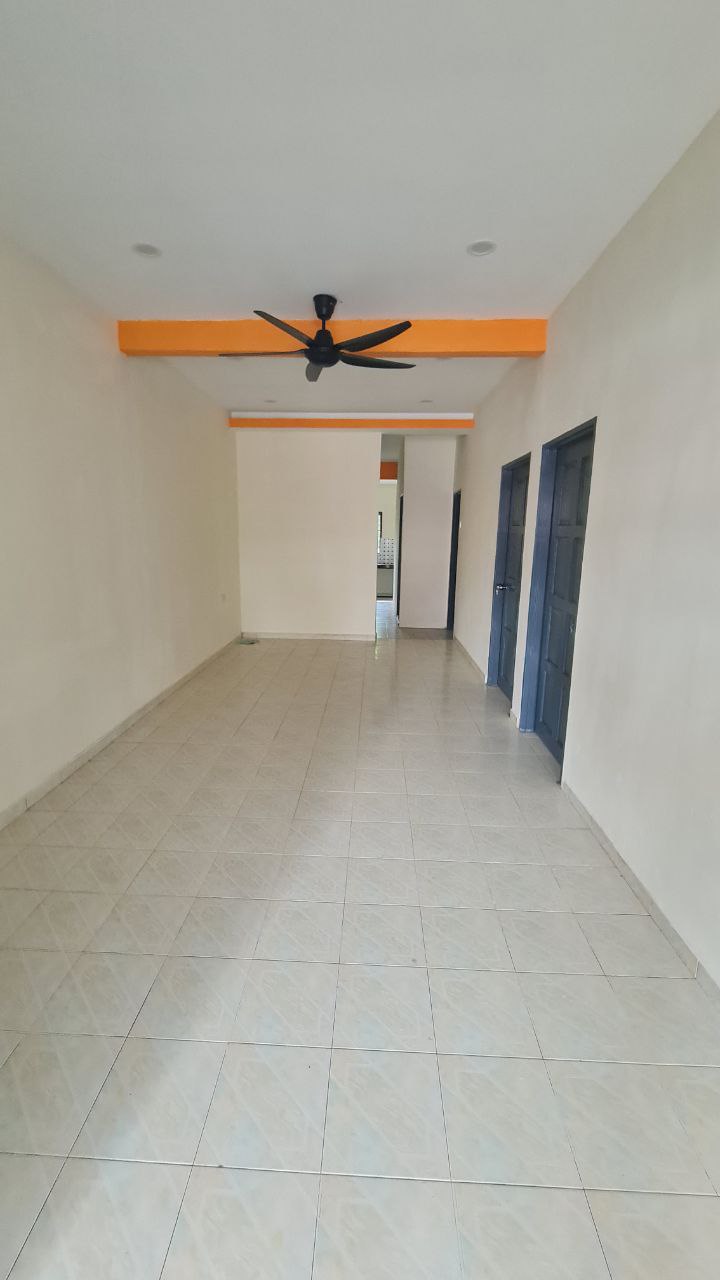 Renovated 1 Storey Terrace, Bandar Springhill - photo 3