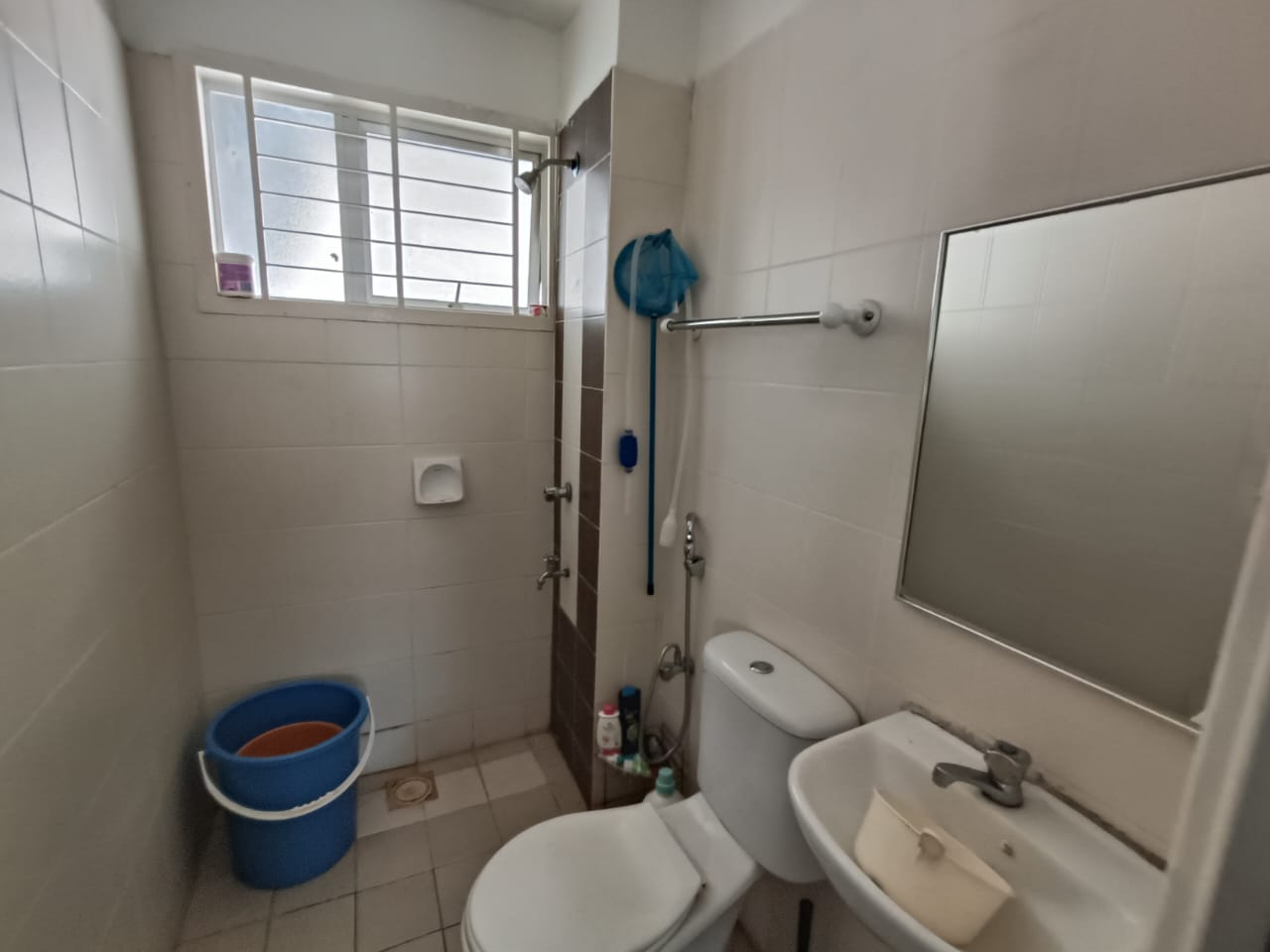 End Lot Double Storey Terrace Taman Pinggiran Usj - photo 10