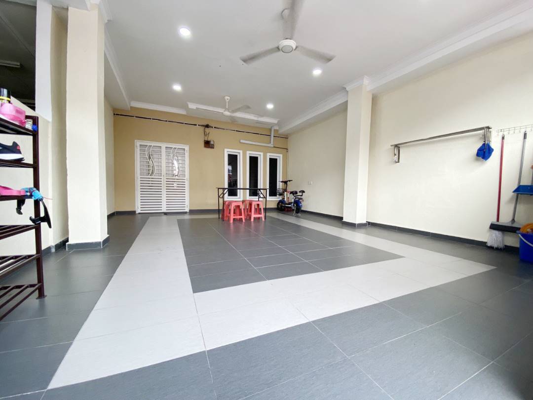 Teres 2 Tingkat Jalan Kebun Nenas Bandar Putera - photo 2