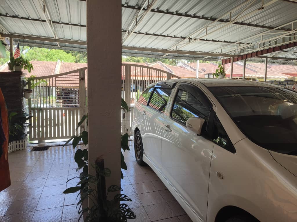 Teres Desa Baiduri Murni Salak Tinggi Selangor - photo 2