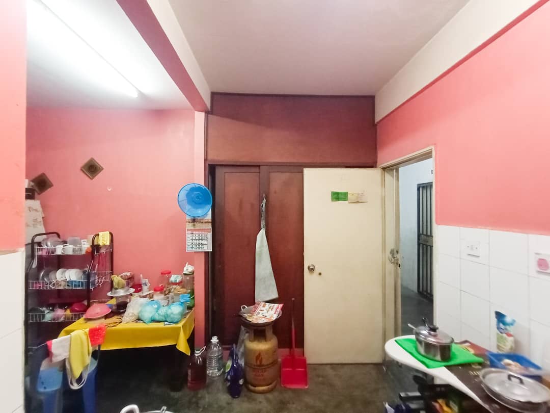 Pangsapuri Sri Ayu Jalan Kebun Nenas - photo 4