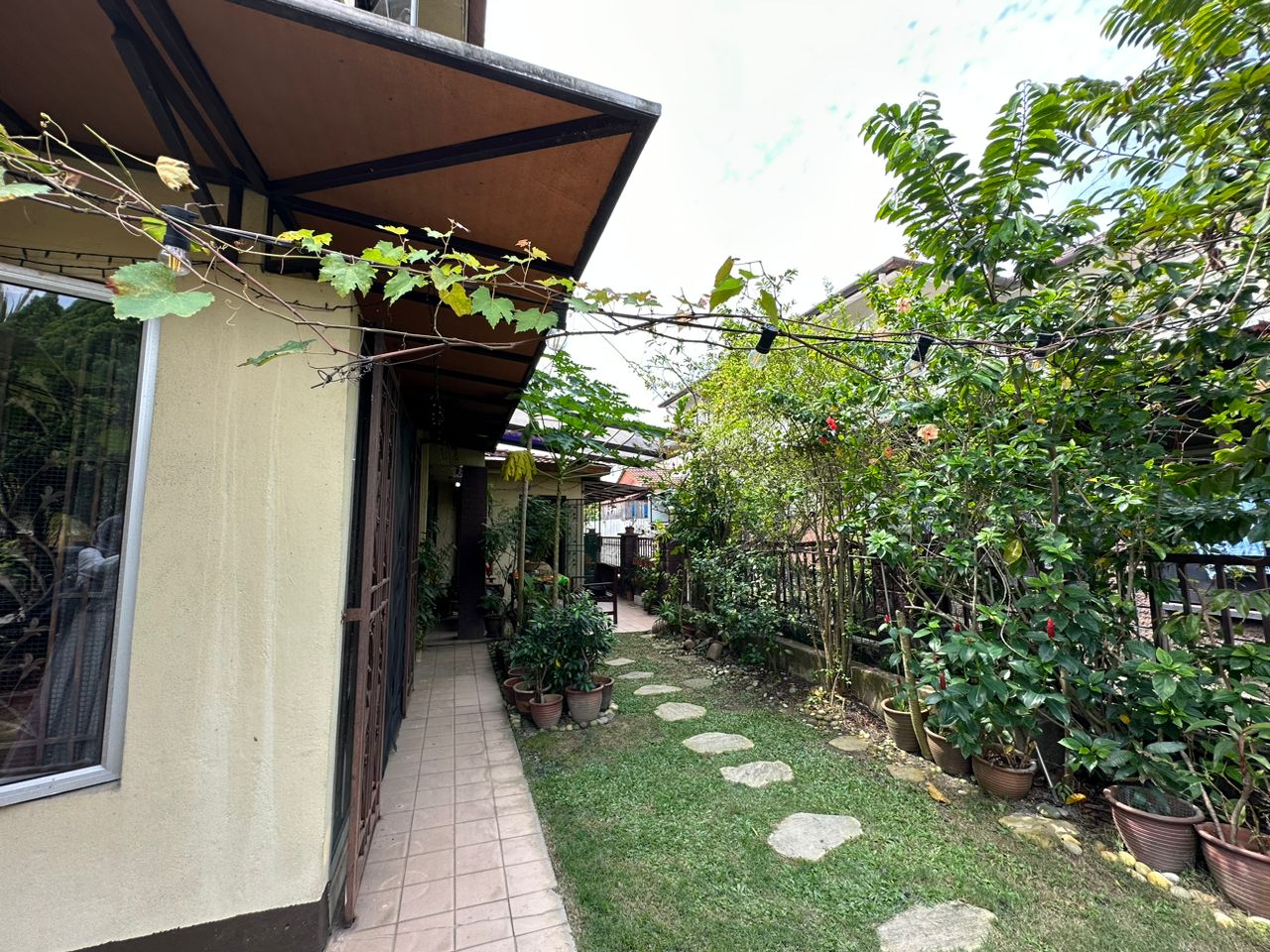 End Lot 2 Storey Bukit Jelutong Shah Alam - photo 4