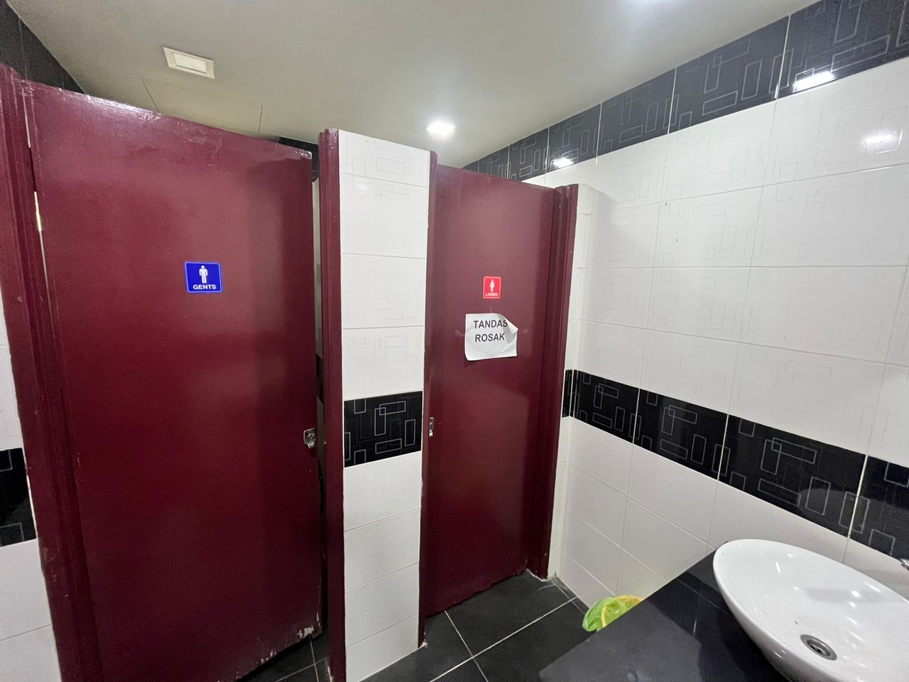 Office Space Pusat Perniagaan Worldwide Seksyen 13 - photo 6