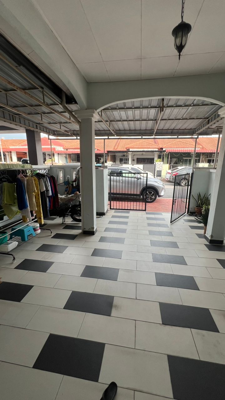 Teres Setingkat Lorong Universiti Jalan Kebun - photo 2