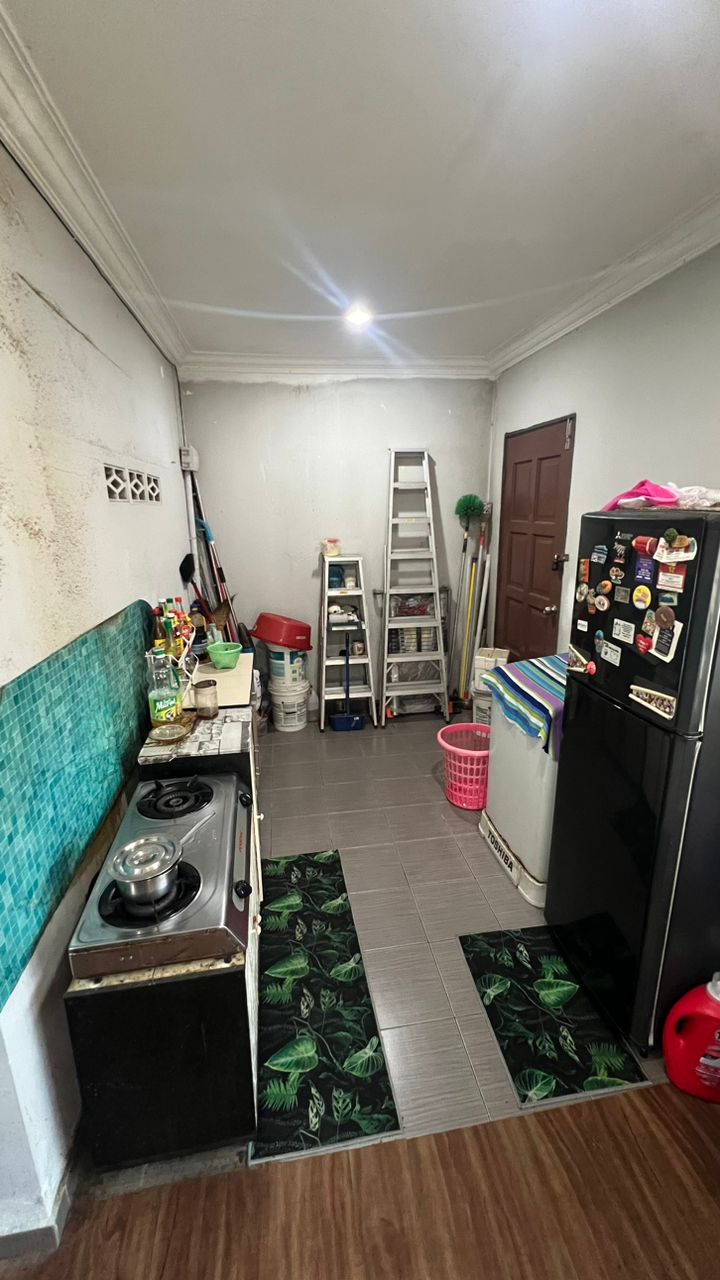 Teres Setingkat Lorong Universiti Jalan Kebun - photo 7