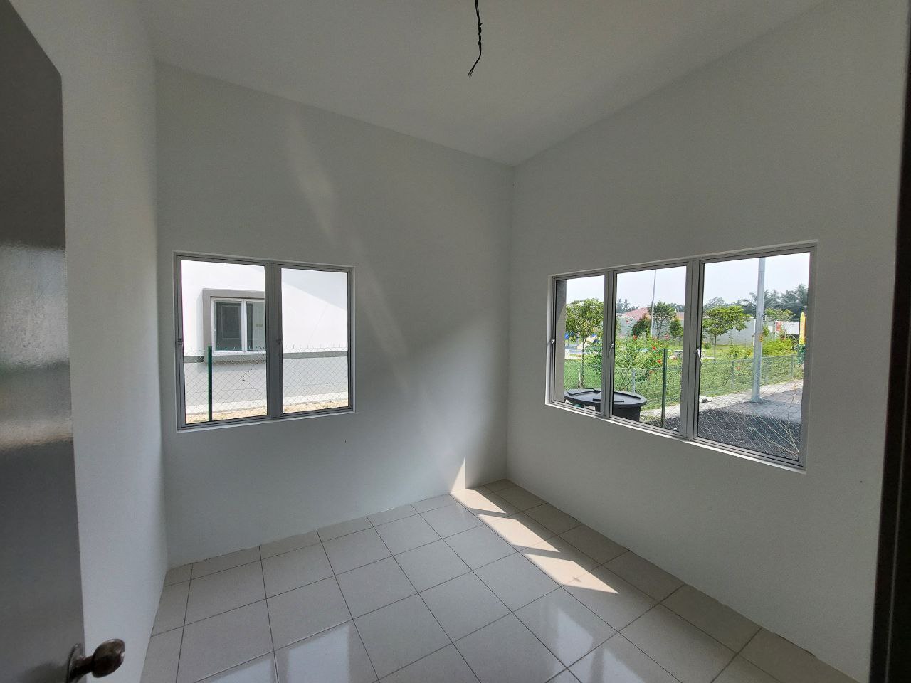 Semi D Rumah Baharu Pulau Indah Klang - photo 4