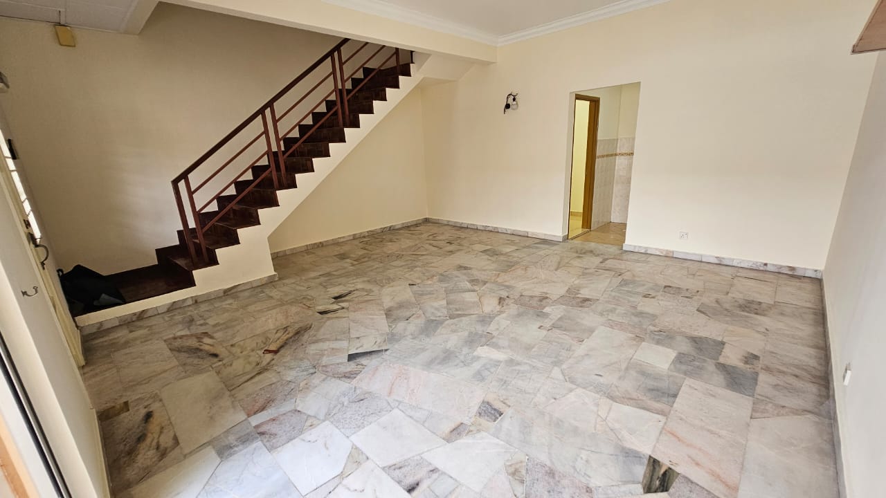 2 Storey Terrace Taman TTDI Jaya Seksyen U2 - photo 2