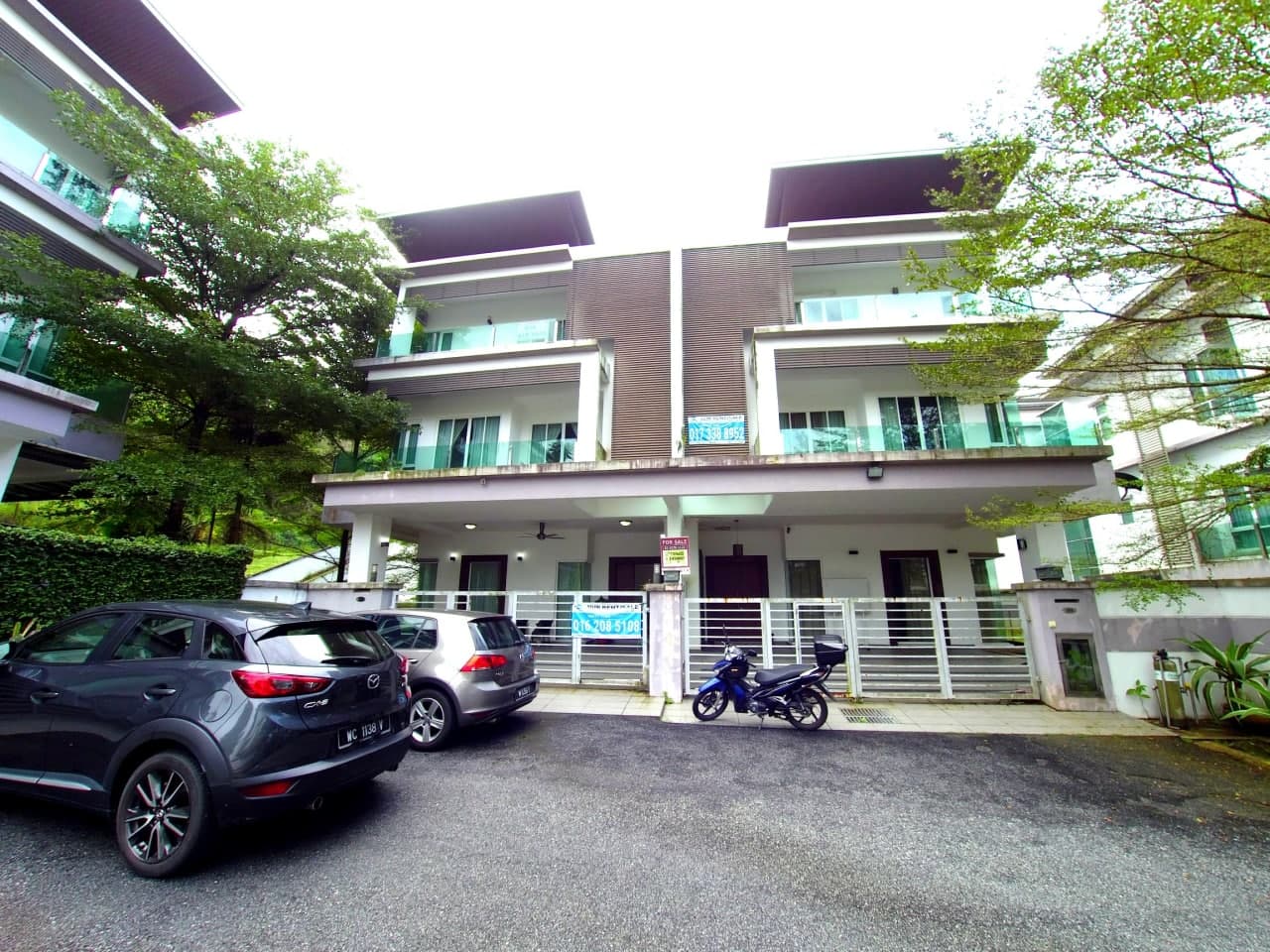 3 STOREY SEMI D BEVERLY HEIGHTS PHASE 5 CORNER LOT
