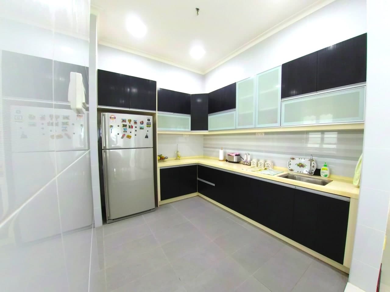 3 STOREY SEMI D BEVERLY HEIGHTS PHASE 5 CORNER LOT - photo 4