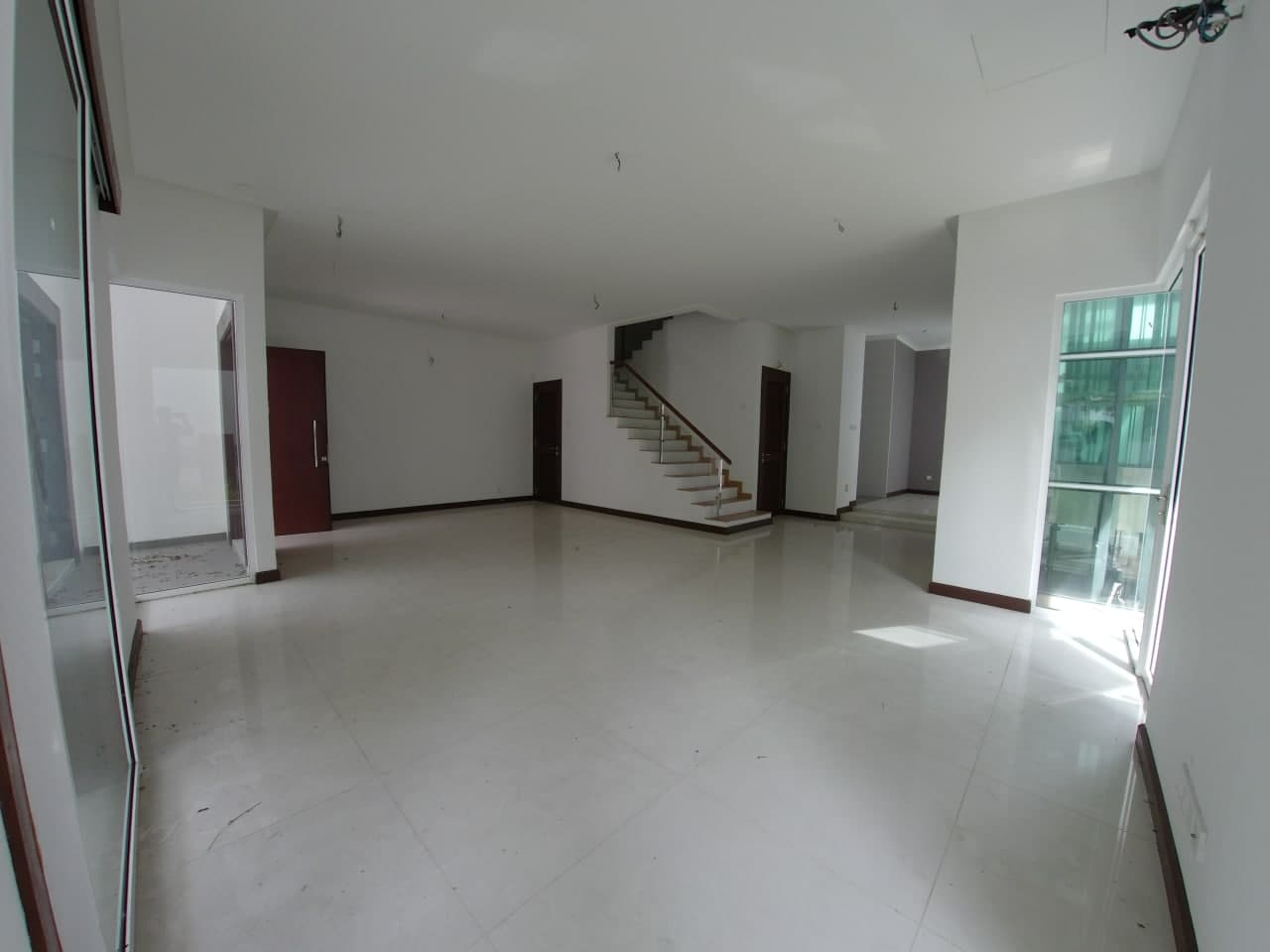3 STOREY SEMI D BEVERLY HEIGHTS - photo 3