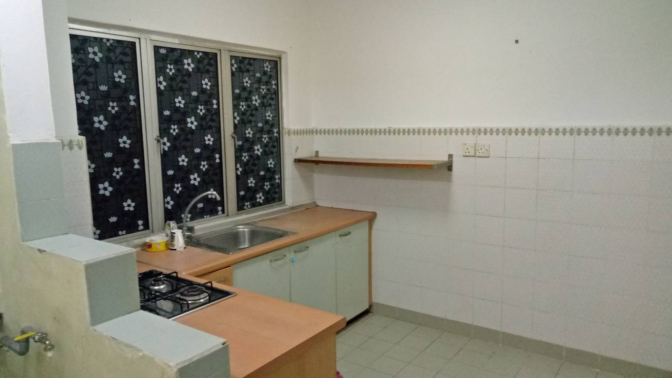 MAYANG APARTMENT, BANDAR KINRARA 3, PUCHONG - photo 2