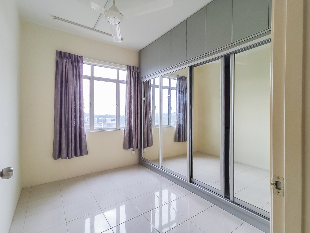 SEMI FURNISHED CONDO UNIPARK CONDO DECENTRUM BANGI - photo 4