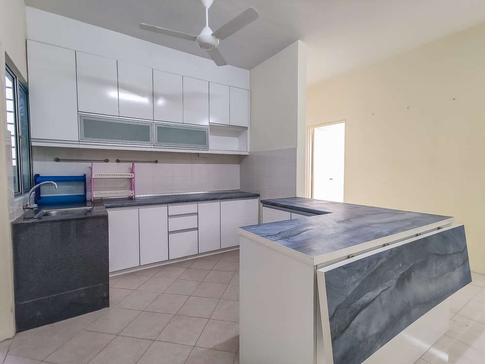 SEMI FURNISHED CONDO UNIPARK CONDO DECENTRUM BANGI - photo 3
