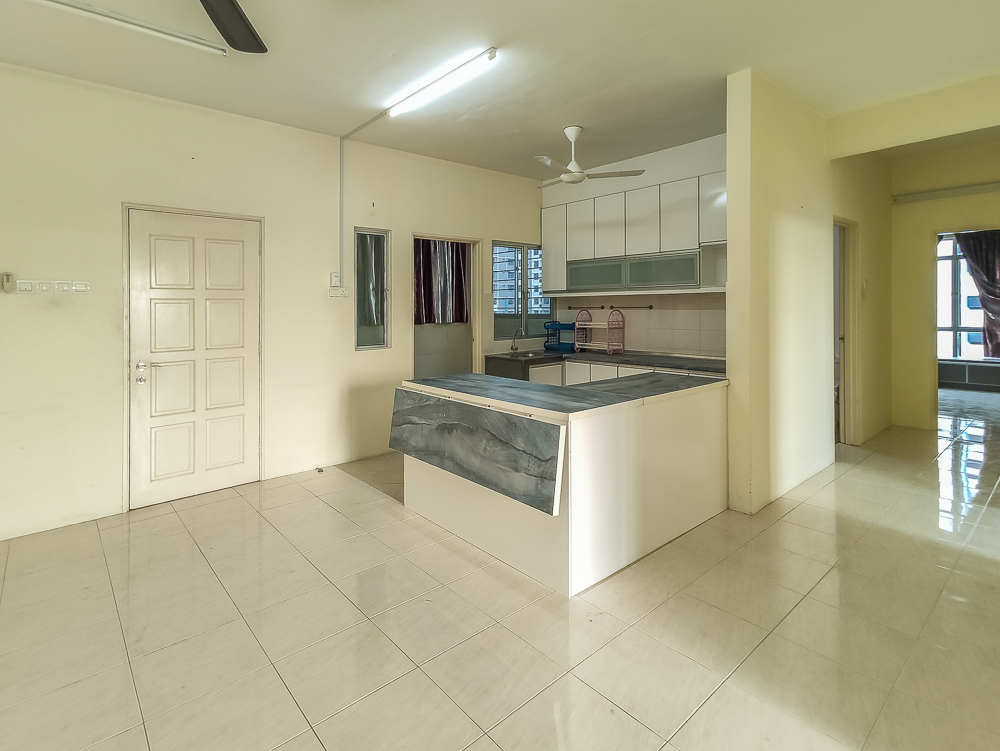 SEMI FURNISHED CONDO UNIPARK CONDO DECENTRUM BANGI - photo 2