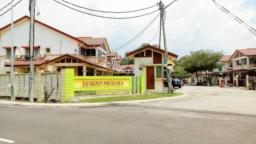 TOWNHOUSE RESIDEN MUTIARA, COUNTRY HOMES, RAWANG