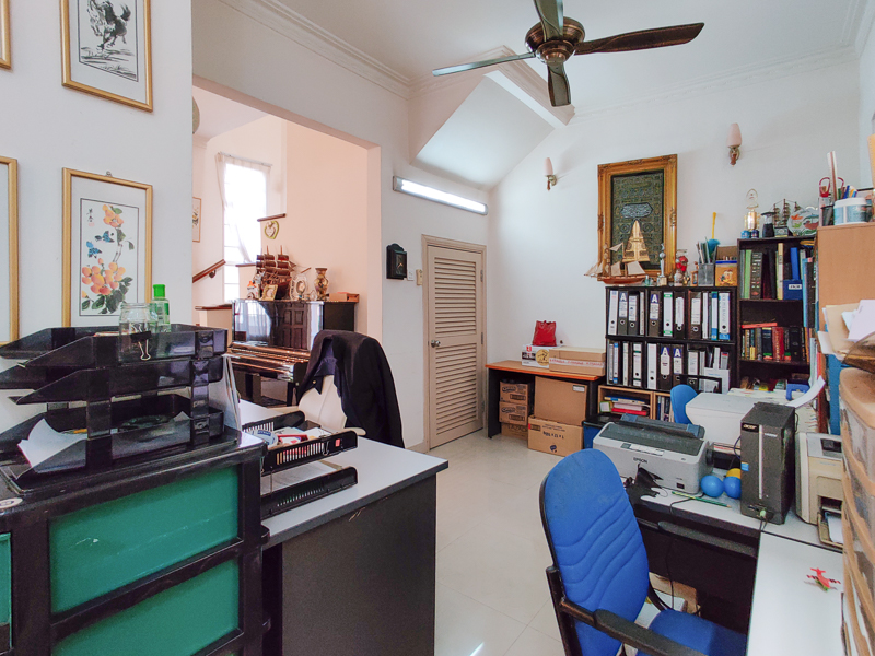 Cheapest End Lot 2STOREY  BUKIT JELUTONG - photo 4