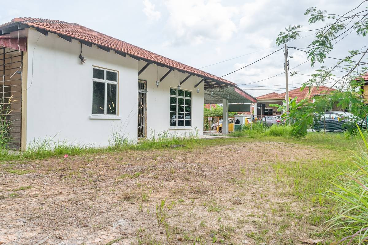 CORNER TERMURAH Single Storey SemiD Taman Dahlia - photo 5