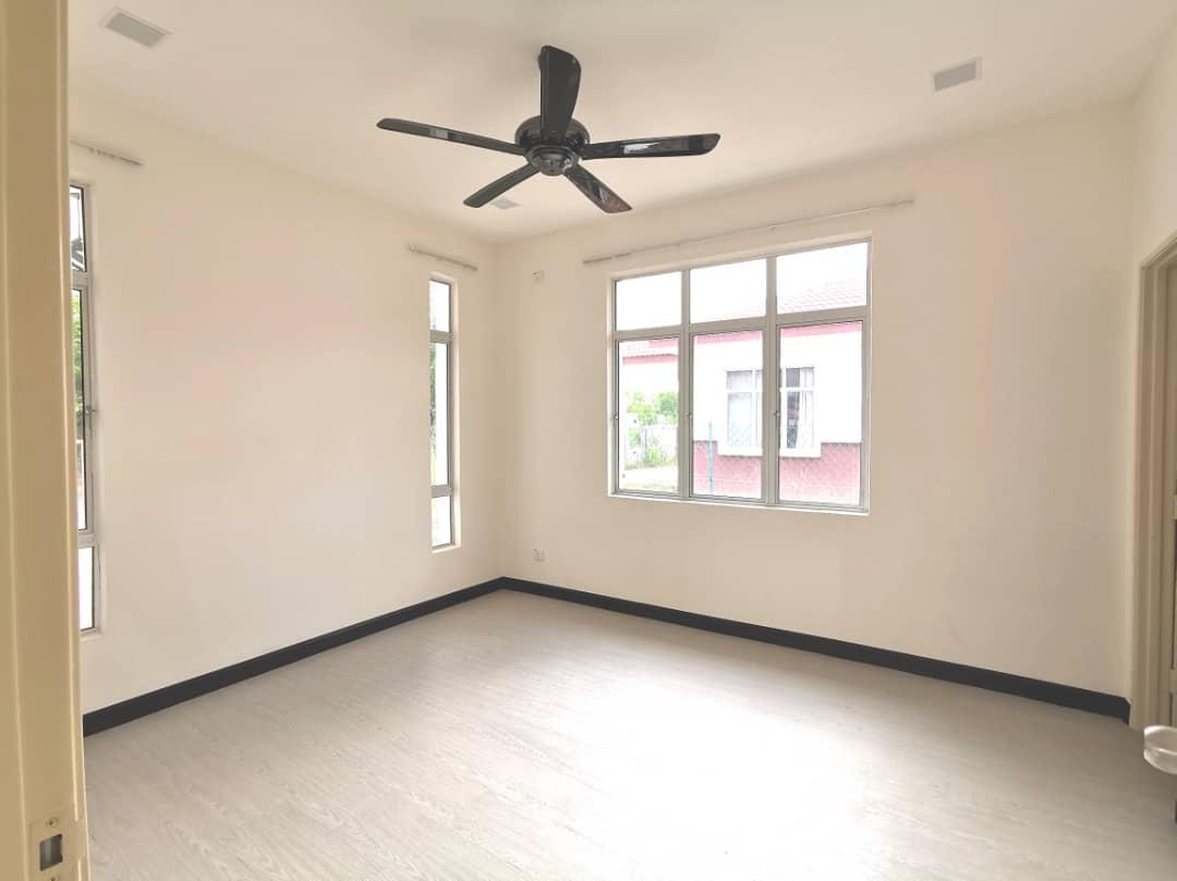 Bungalow Single Storey Lenggeng - Mahkota Hill - photo 4
