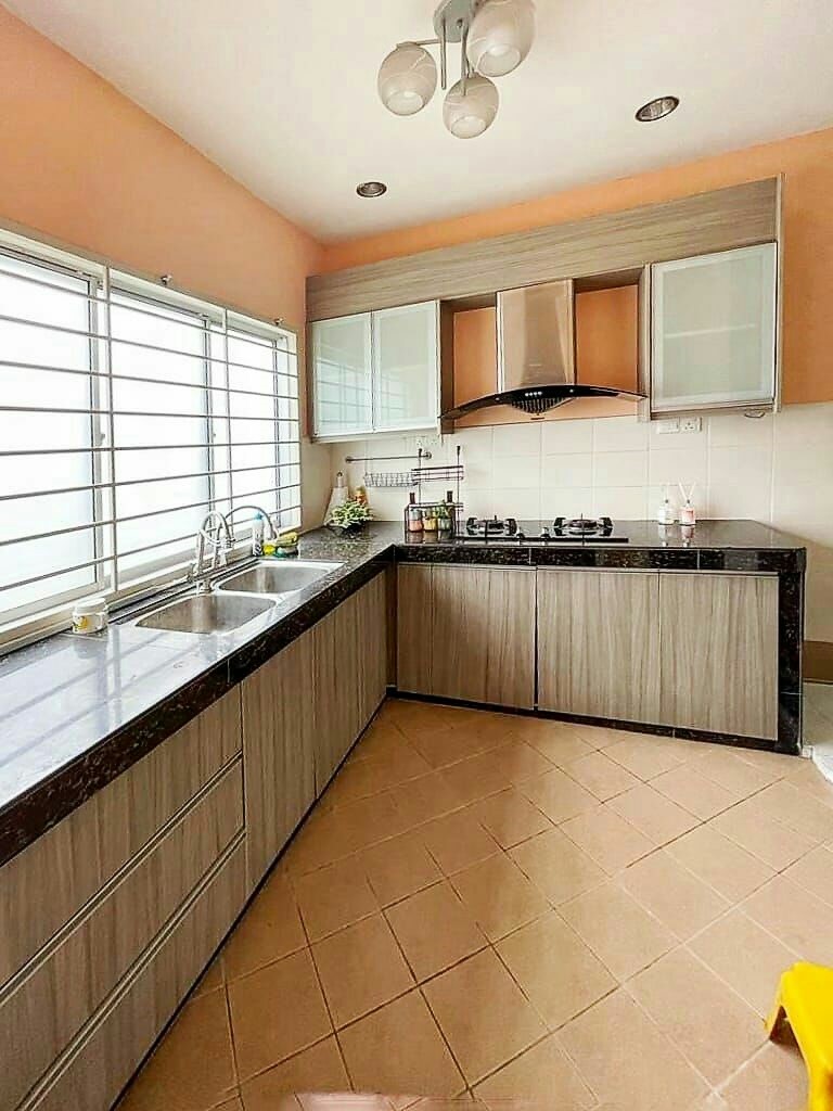 FACING OPEN RENOVATED Single House Bandar Putera 2 - photo 1
