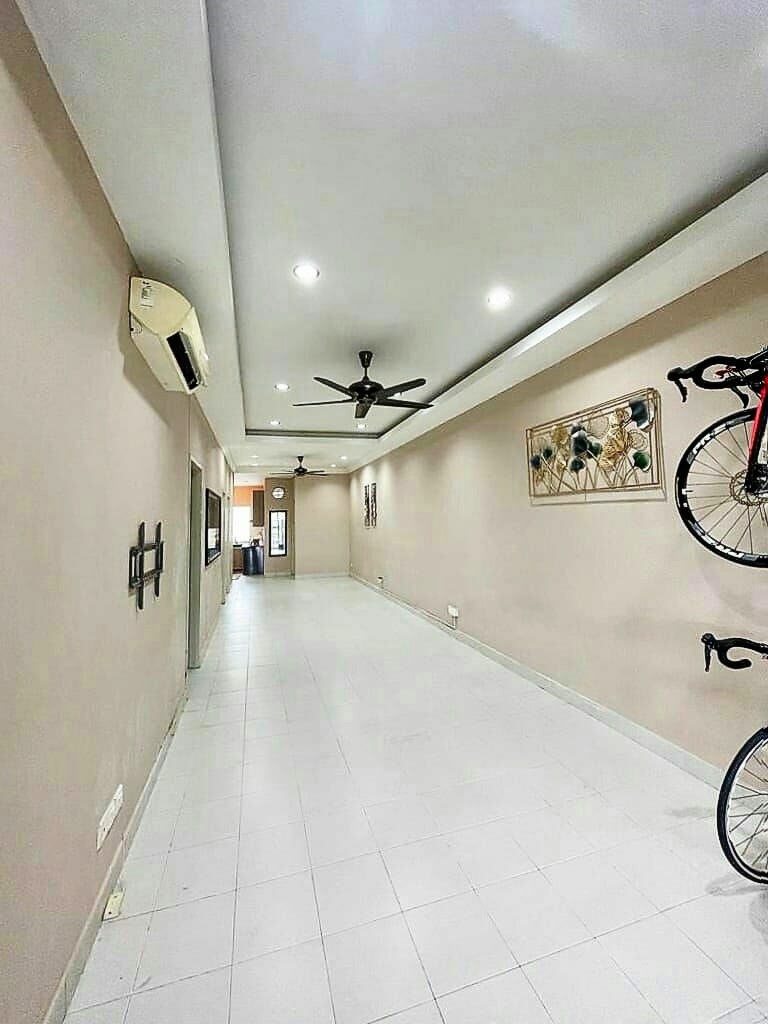 FACING OPEN RENOVATED Single House Bandar Putera 2 - photo 2