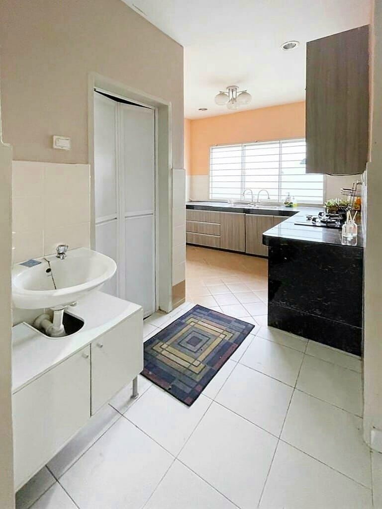 FACING OPEN RENOVATED Single House Bandar Putera 2 - photo 3