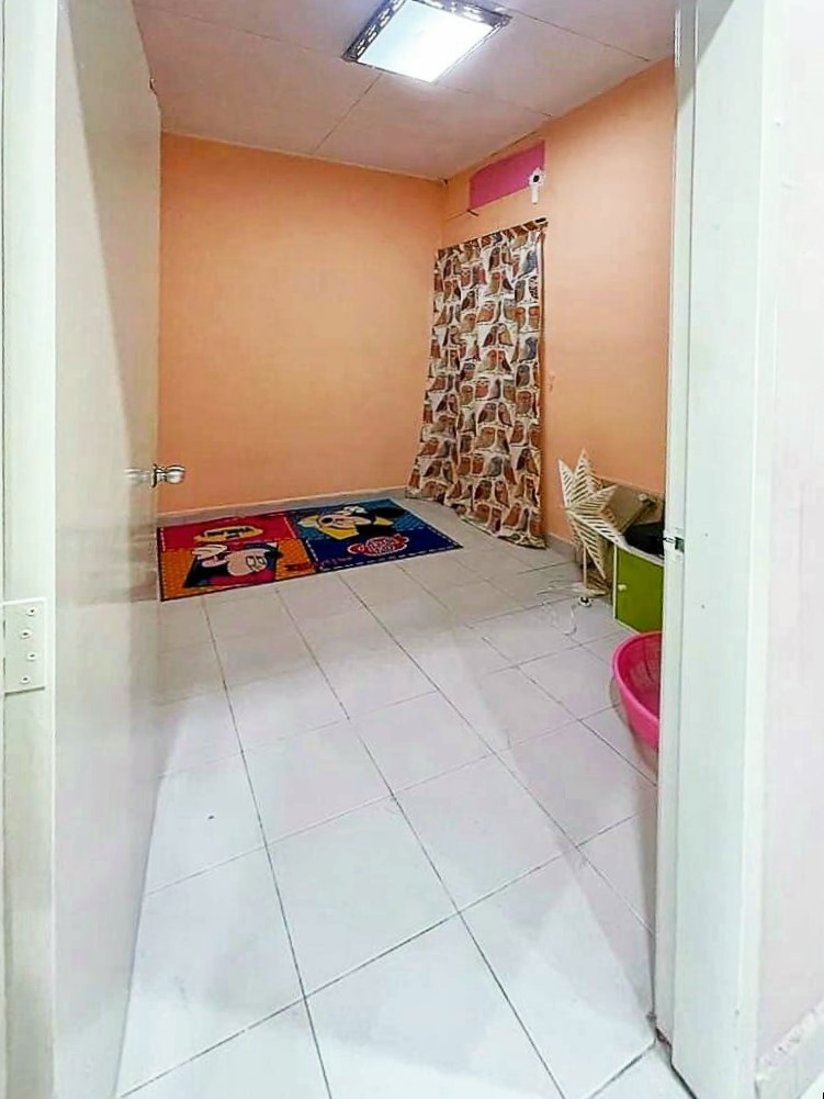 FACING OPEN RENOVATED Single House Bandar Putera 2 - photo 7