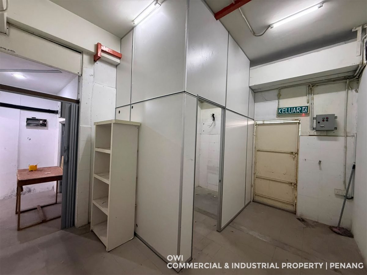 Ground Floor Shoplot 2,000 sqft for Rent at Bayan Lepas | Facing Main Road - photo 4