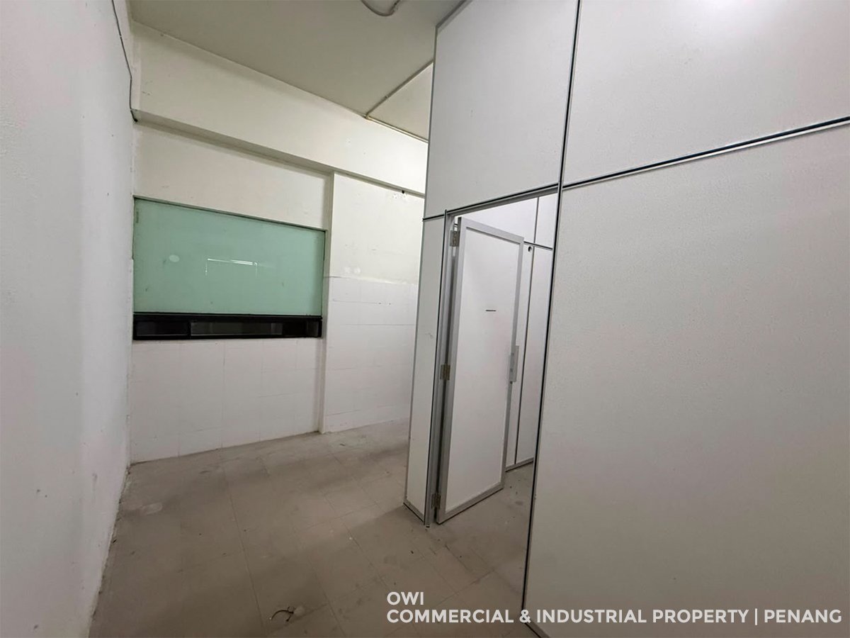 Ground Floor Shoplot 2,000 sqft for Rent at Bayan Lepas | Facing Main Road - photo 5