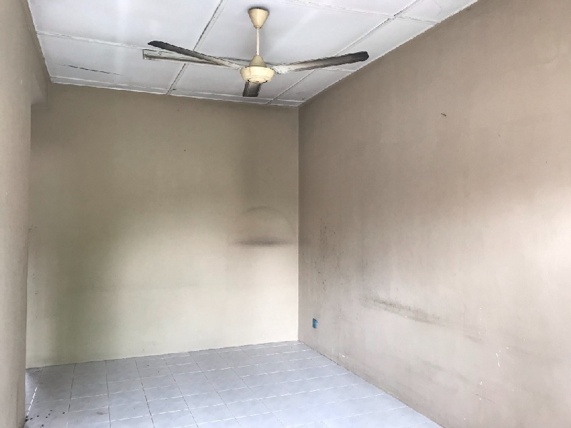 Single Storey 20x65sft Nilai Perdana Facing Open Near Commuter KTM - photo 2